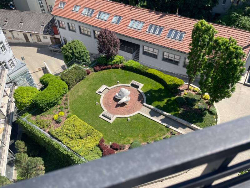 Arenda 5-i-bolee-komnat, 5-i-bolee-komnat, Hlboká cesta, Bratislava - 