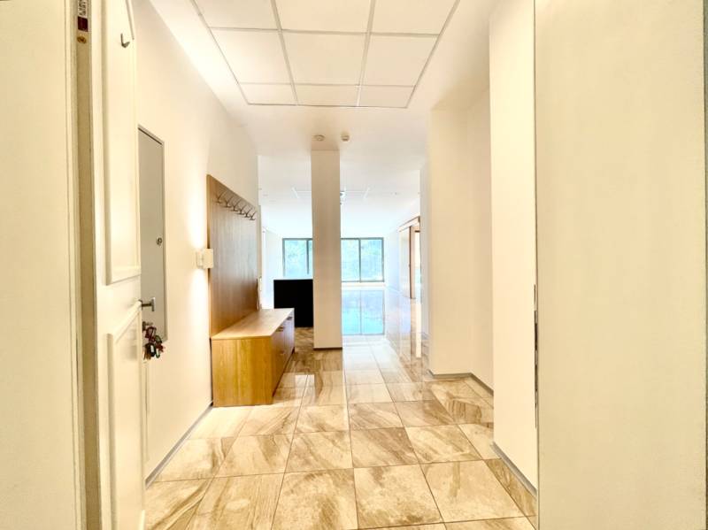 Arenda 5-i-bolee-komnat, 5-i-bolee-komnat, Hlboká cesta, Bratislava - 