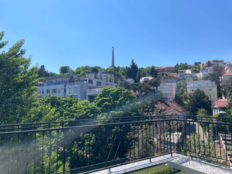 Arenda 5-i-bolee-komnat, 5-i-bolee-komnat, Hlboká cesta, Bratislava - 