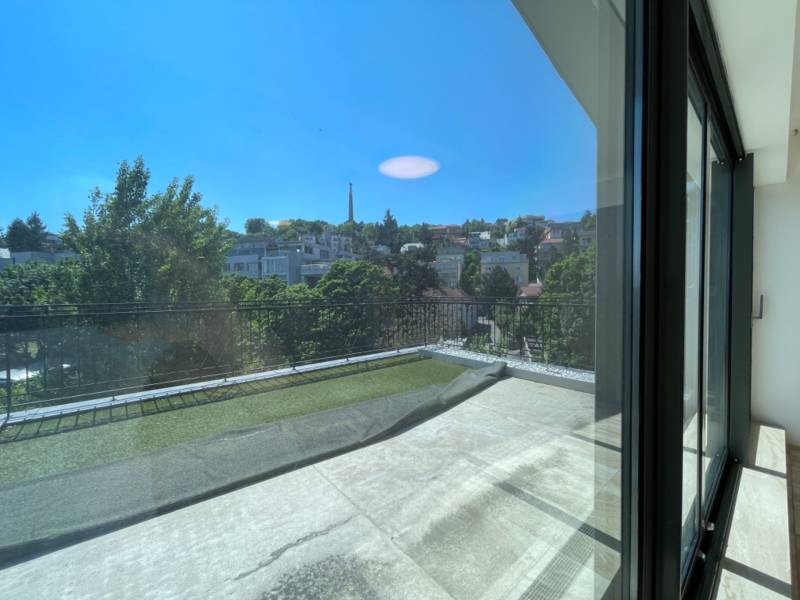 Arenda 5-i-bolee-komnat, 5-i-bolee-komnat, Hlboká cesta, Bratislava - 