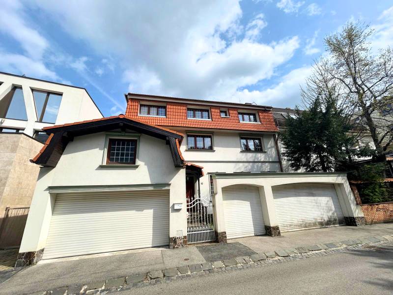 Arenda 3-komnatnaya, 3-komnatnaya, Červenova, Bratislava - Staré Mesto