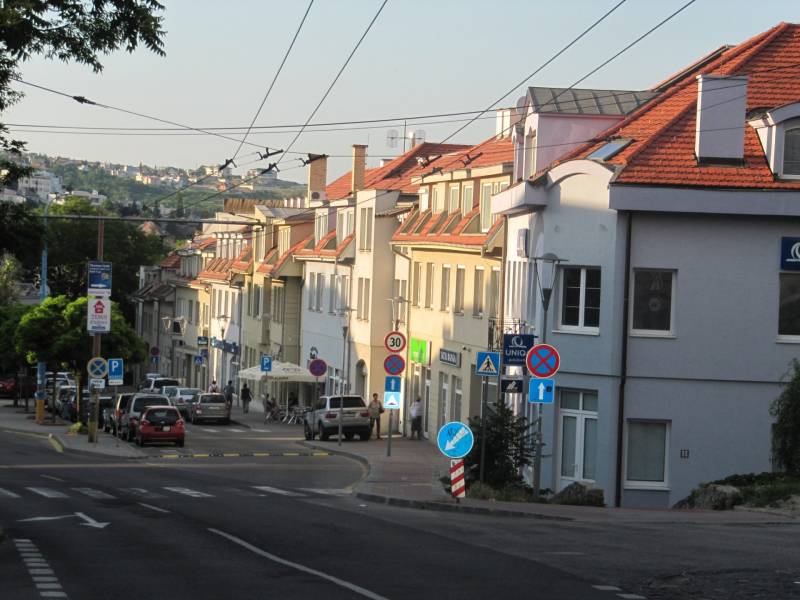 Prodazha Torgovye-pomeshchenija, Torgovye-pomeshchenija, Zámocká, Brat