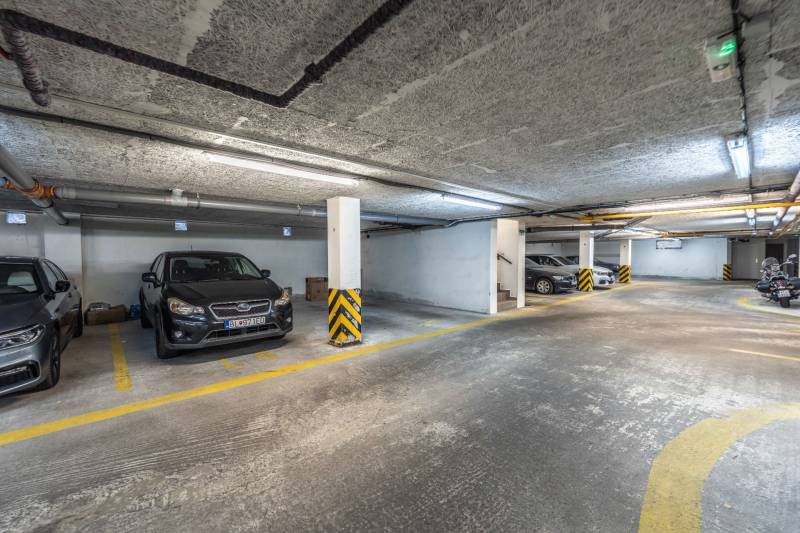 Prodazha 3-komnatnaya, 3-komnatnaya, Arménska, Bratislava - Vrakuňa, S