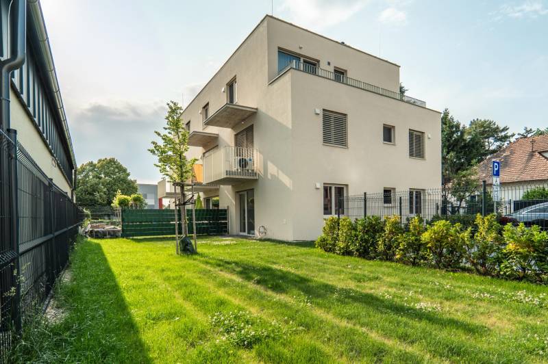 Prodazha 2-komnatnaya, 2-komnatnaya, Železničná, Bratislava - Vrakuňa,
