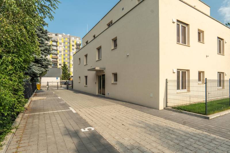 Prodazha 2-komnatnaya, 2-komnatnaya, Železničná, Bratislava - Vrakuňa,