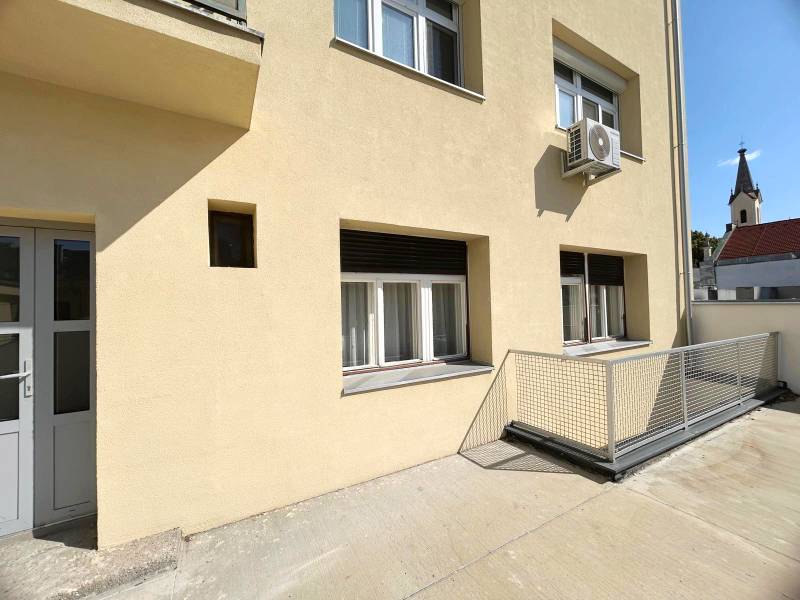 Prodazha 2-komnatnaya, 2-komnatnaya, Cintorínska, Bratislava - Staré M