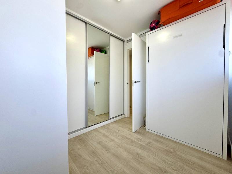 Prodazha 4-komnatnaya, 4-komnatnaya, Alicante / Alacant, Spain