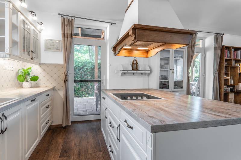 Prodazha CHastnye-doma, CHastnye-doma, K zlatému rohu, Bratislava - De