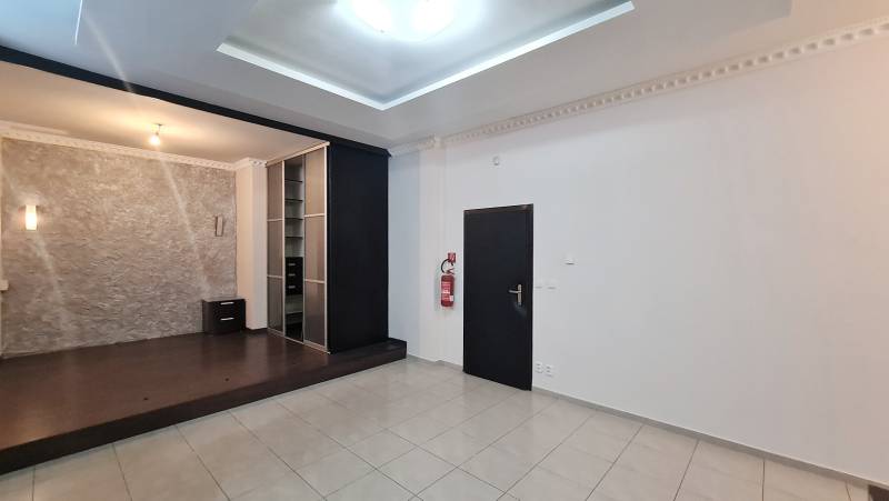 Arenda Torgovye-pomeshchenija, Torgovye-pomeshchenija, Malokarpatské n