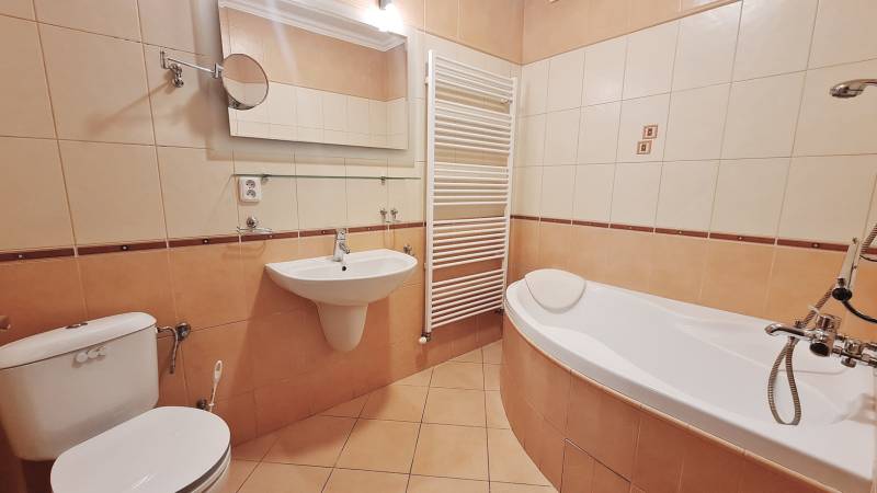 Arenda Ofisy, Ofisy, Malokarpatské námestie, Bratislava - Lamač, Slova