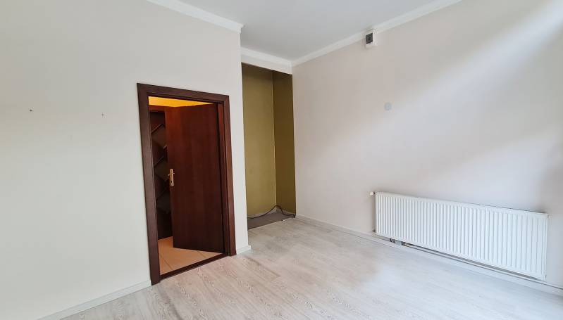 Arenda Ofisy, Ofisy, Malokarpatské námestie, Bratislava - Lamač, Slova