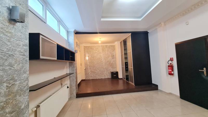 Arenda Ofisy, Ofisy, Malokarpatské námestie, Bratislava - Lamač, Slova