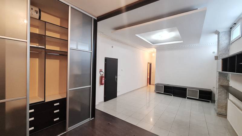 Arenda Ofisy, Ofisy, Malokarpatské námestie, Bratislava - Lamač, Slova