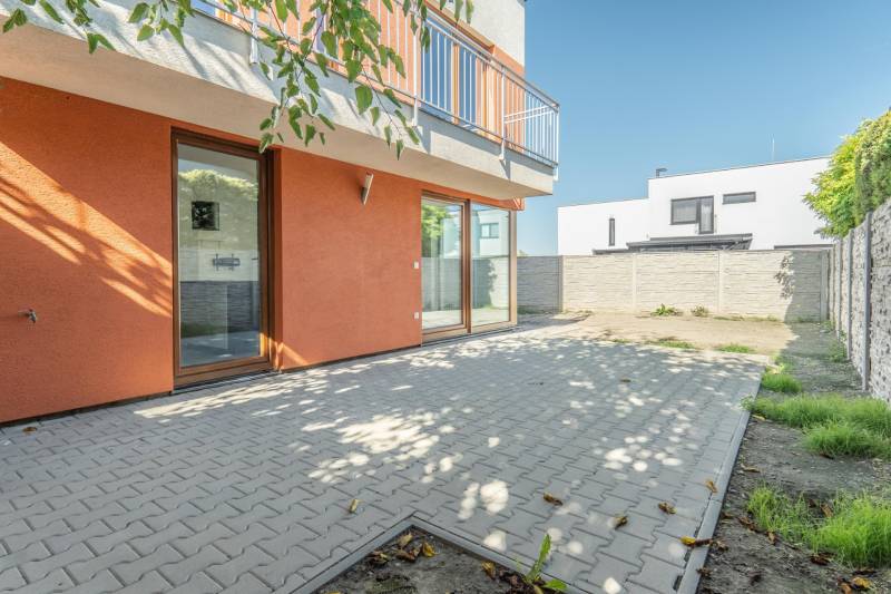 Prodazha 4-komnatnaya, 4-komnatnaya, Púpavová, Senec, Slovakia