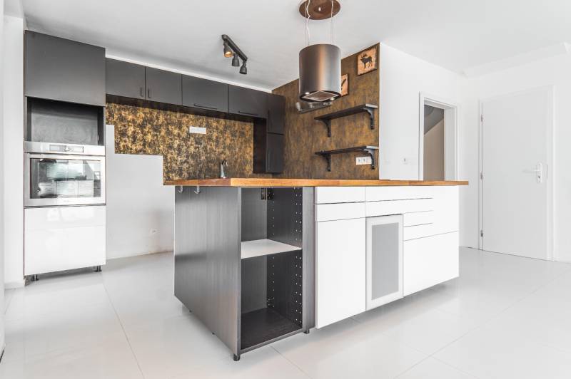 Prodazha 4-komnatnaya, 4-komnatnaya, Púpavová, Senec, Slovakia