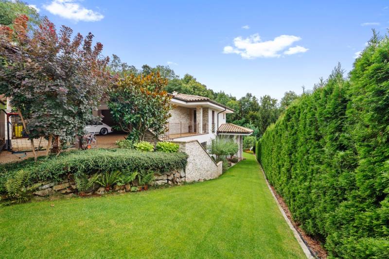 Современный дом в Братиславе с природой за порогом