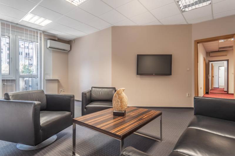 Prodazha 5-i-bolee-komnat, 5-i-bolee-komnat, Námestie Martina Benku, B