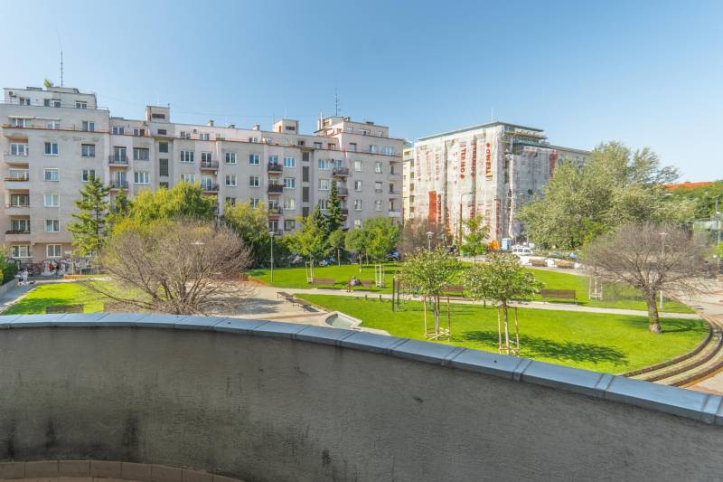 Prodazha 5-i-bolee-komnat, 5-i-bolee-komnat, Námestie Martina Benku, B