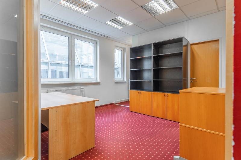 Prodazha 5-i-bolee-komnat, 5-i-bolee-komnat, Námestie Martina Benku, B