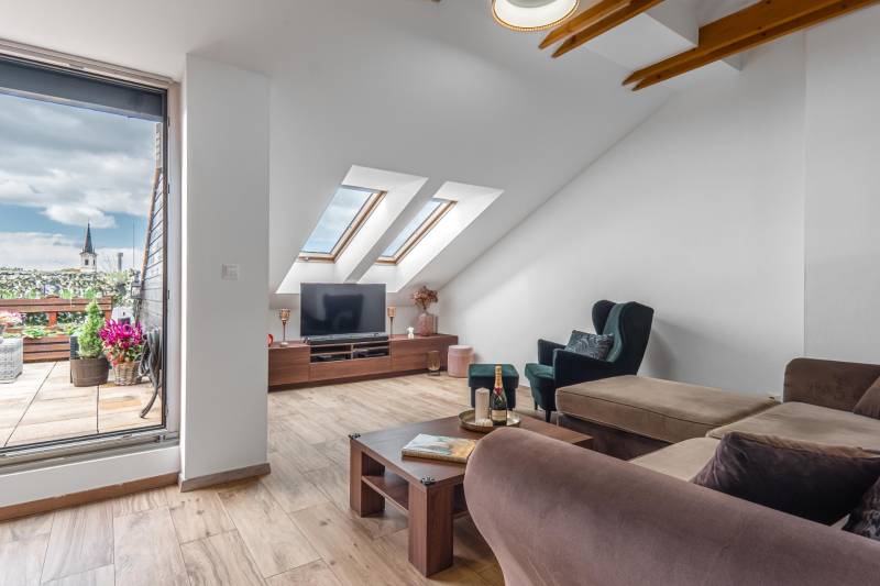 Prodazha 3-komnatnaya, 3-komnatnaya, Bernolákovská, Senec, Slovakia