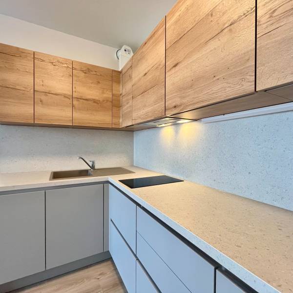 Arenda 2-komnatnaya, 2-komnatnaya, Jána Langoša, Bratislava - Lamač, S