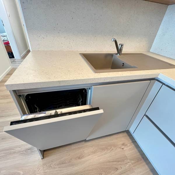 Arenda 2-komnatnaya, 2-komnatnaya, Jána Langoša, Bratislava - Lamač, S