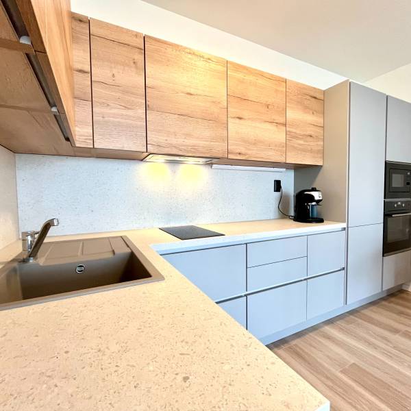 Arenda 2-komnatnaya, 2-komnatnaya, Jána Langoša, Bratislava - Lamač, S