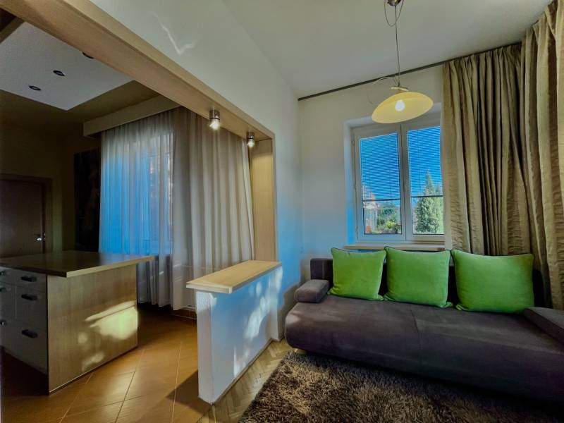 Arenda 4-komnatnaya, 4-komnatnaya, Revova, Bratislava - Staré Mesto, S