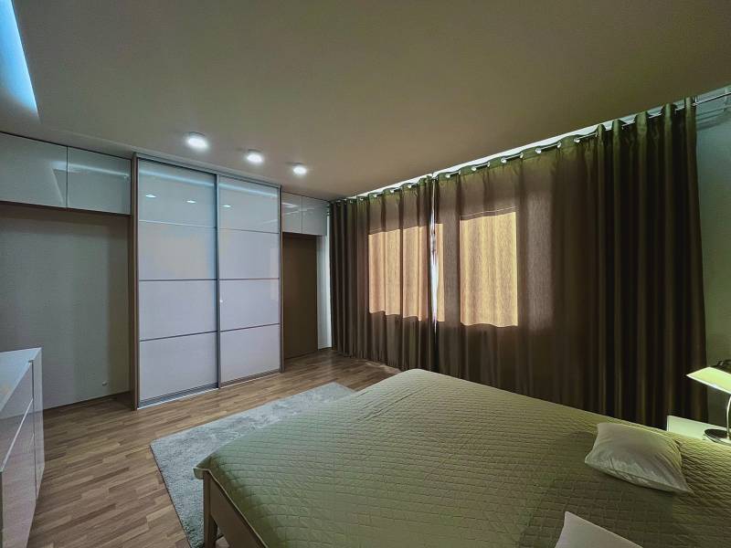 Arenda 4-komnatnaya, 4-komnatnaya, Revova, Bratislava - Staré Mesto, S