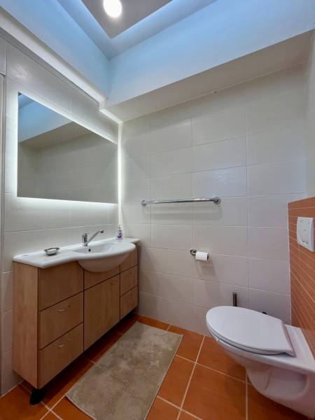 Arenda 4-komnatnaya, 4-komnatnaya, Revova, Bratislava - Staré Mesto, S