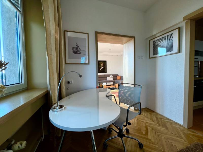 Arenda 4-komnatnaya, 4-komnatnaya, Revova, Bratislava - Staré Mesto, S