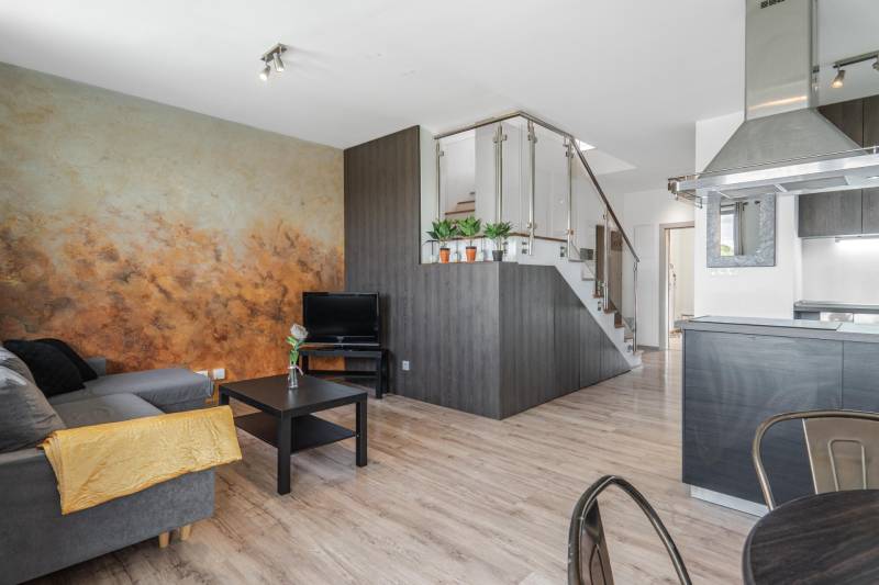 Arenda 4-komnatnaya, 4-komnatnaya, Cementárenská, Malacky, Slovakia