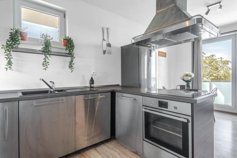 Arenda 4-komnatnaya, 4-komnatnaya, Cementárenská, Malacky, Slovakia