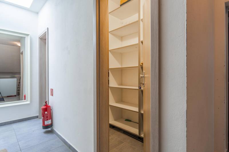 Arenda 4-komnatnaya, 4-komnatnaya, Cementárenská, Malacky, Slovakia