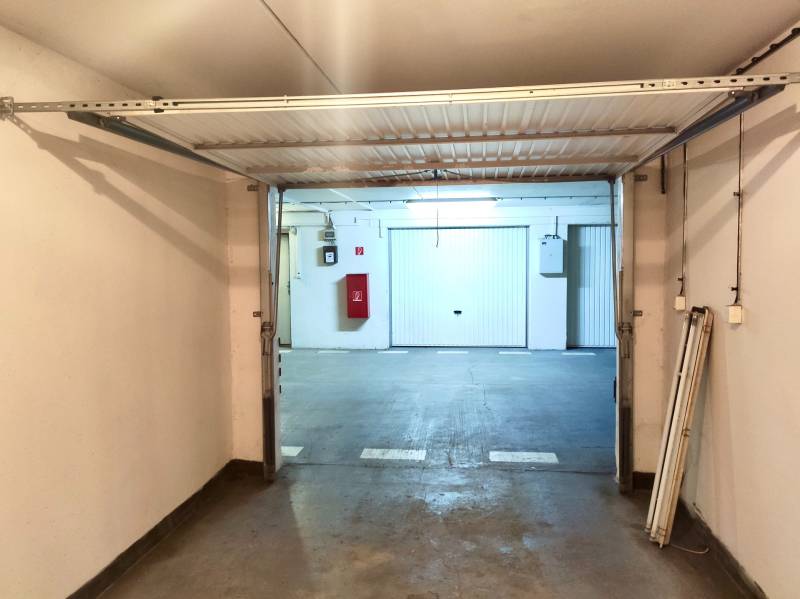 Prodazha Garazhi, Garazhi, Ľudovíta Fullu, Bratislava - Karlova Ves, S