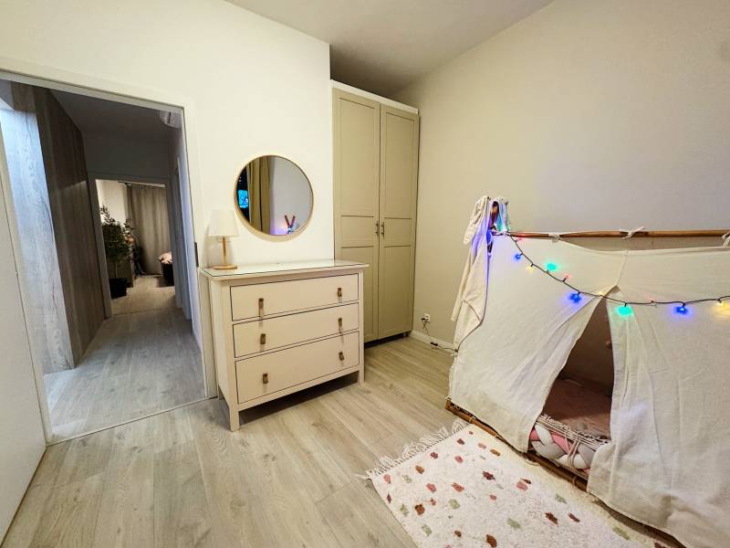 Prodazha 3-komnatnaya, 3-komnatnaya, Trnavská cesta, Bratislava - Ruži