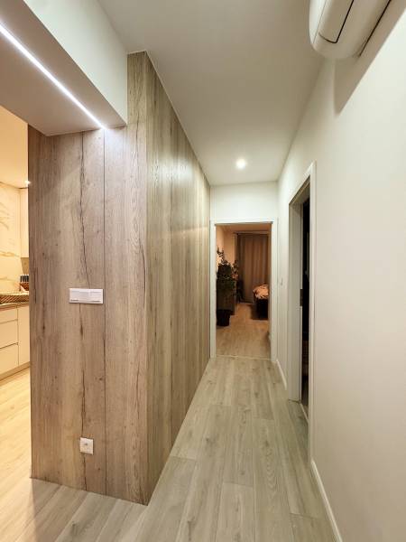 Prodazha 3-komnatnaya, 3-komnatnaya, Trnavská cesta, Bratislava - Ruži