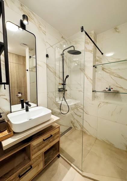 Prodazha 3-komnatnaya, 3-komnatnaya, Trnavská cesta, Bratislava - Ruži