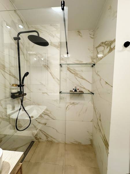 Prodazha 3-komnatnaya, 3-komnatnaya, Trnavská cesta, Bratislava - Ruži