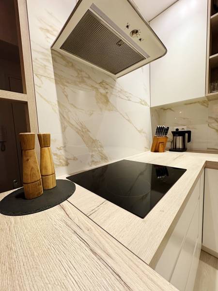 Prodazha 3-komnatnaya, 3-komnatnaya, Trnavská cesta, Bratislava - Ruži