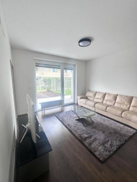 Arenda 2-komnatnaya, 2-komnatnaya, Na výslní, Bratislava - Ružinov, Sl