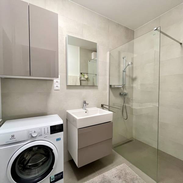 Arenda 2-komnatnaya, 2-komnatnaya, Jána Langoša, Bratislava - Lamač, S