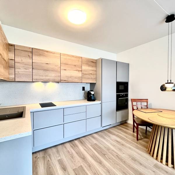 Arenda 2-komnatnaya, 2-komnatnaya, Jána Langoša, Bratislava - Lamač, S