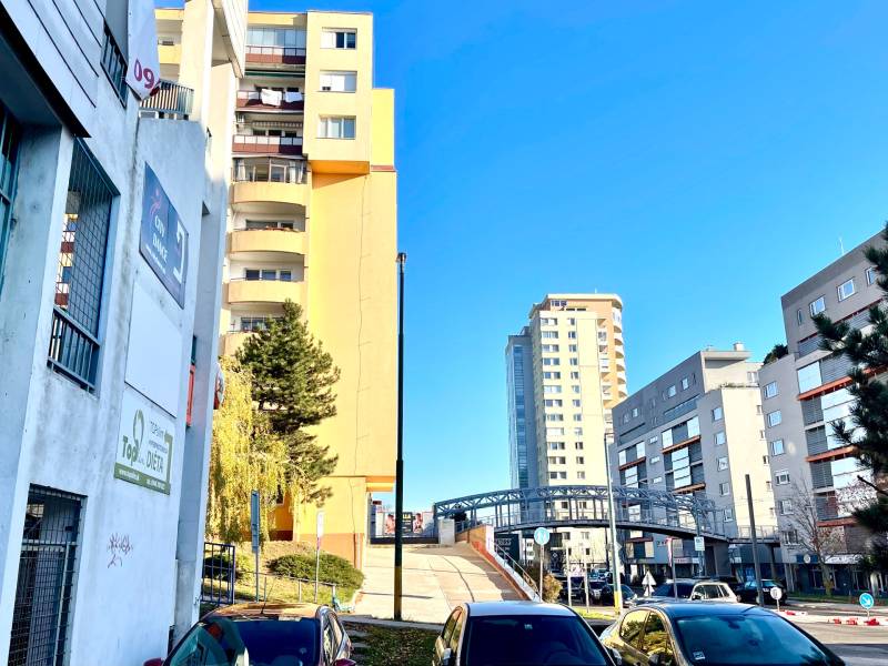 Prodazha Garazhi, Garazhi, Pribišova, Bratislava - Karlova Ves, Slovak