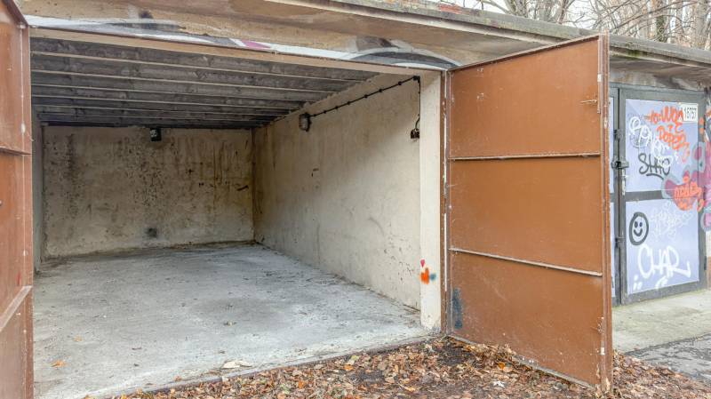 Prodazha Garazhi, Garazhi, Haburská, Bratislava - Ružinov, Slovakia