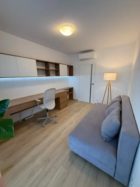 Prodazha 3-komnatnaya, 3-komnatnaya, Martina Granca, Bratislava - Dúbr