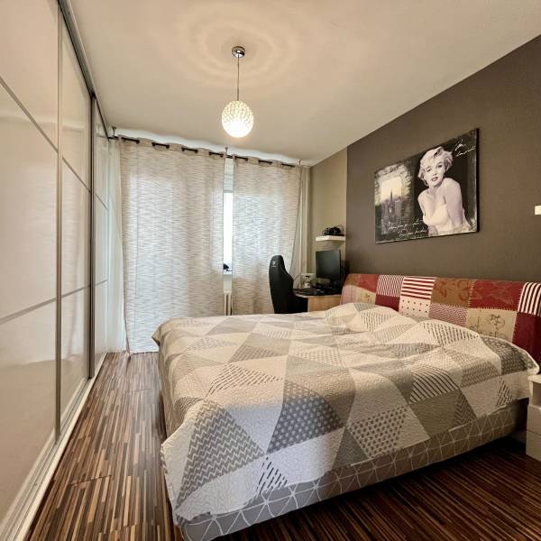 Arenda 3-komnatnaya, 3-komnatnaya, Námestí Hraničiarov, Bratislava - P