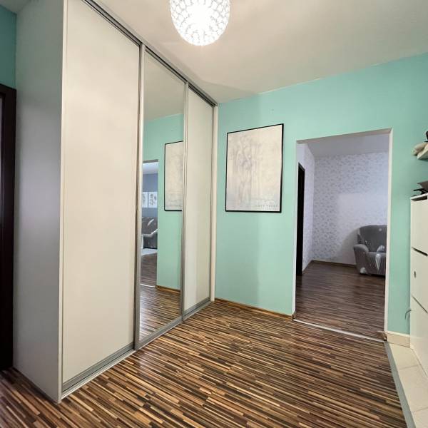 Arenda 3-komnatnaya, 3-komnatnaya, Námestí Hraničiarov, Bratislava - P