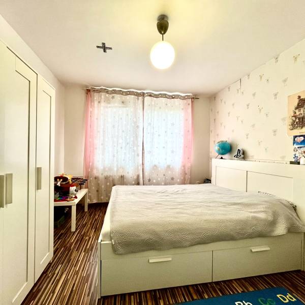 Arenda 3-komnatnaya, 3-komnatnaya, Námestí Hraničiarov, Bratislava - P