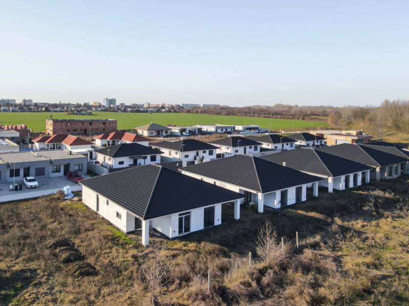 Prodazha 4-komnatnaya, 4-komnatnaya, Jabloňová, Šaľa, Slovakia